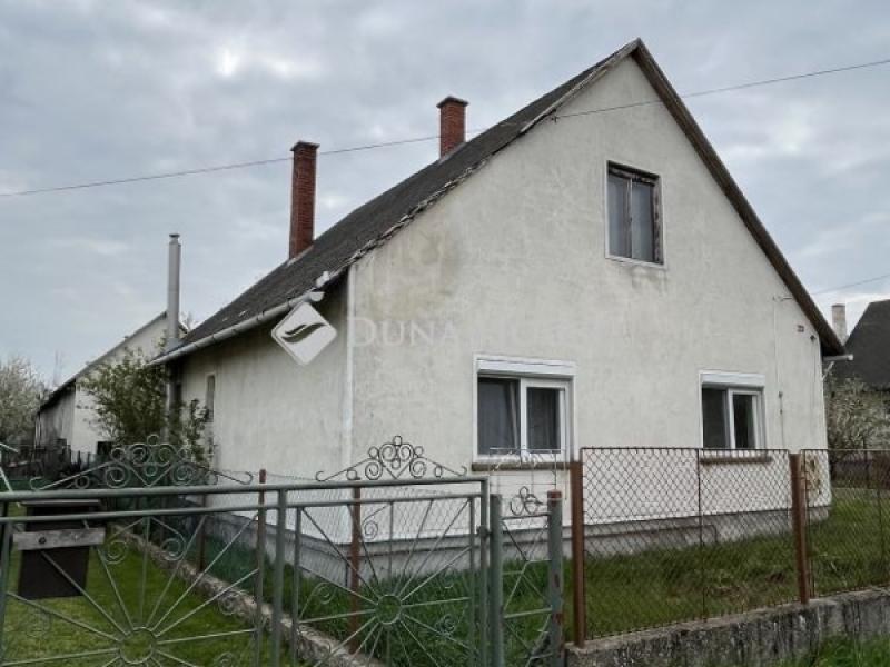 Eladó családi ház Berhida