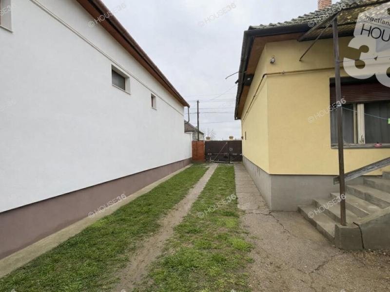 Eladó családi ház Fadd