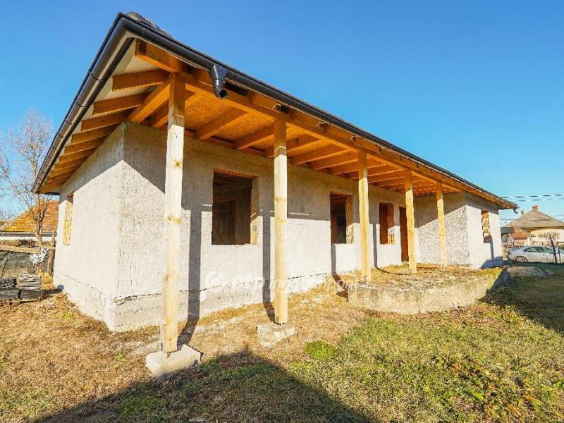 Eladó családi ház Aszaló