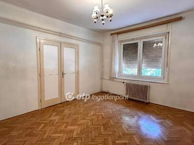 Eladó lakás Győr