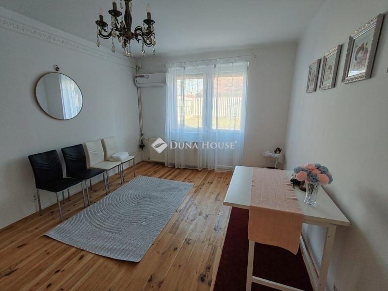 Eladó családi ház Budapest