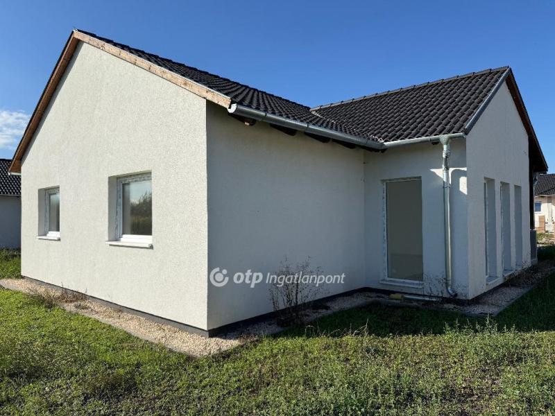 Eladó családi ház Ráckeve