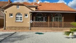 Eladó családi ház Békéscsaba