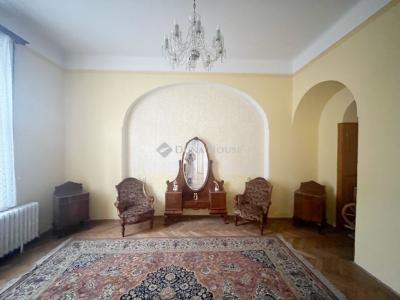 Eladó családi ház Budapest