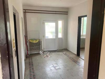 Eladó családi ház Szilsárkány