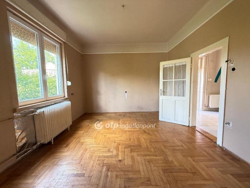 Eladó családi ház Budapest