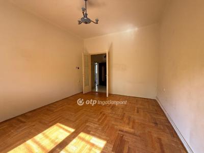 Eladó családi ház Budapest