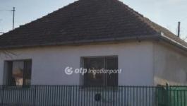 Eladó családi ház Tápióság