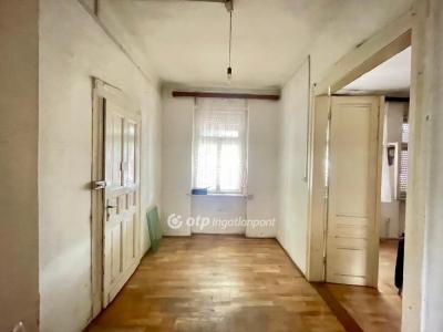 Eladó családi ház Budapest