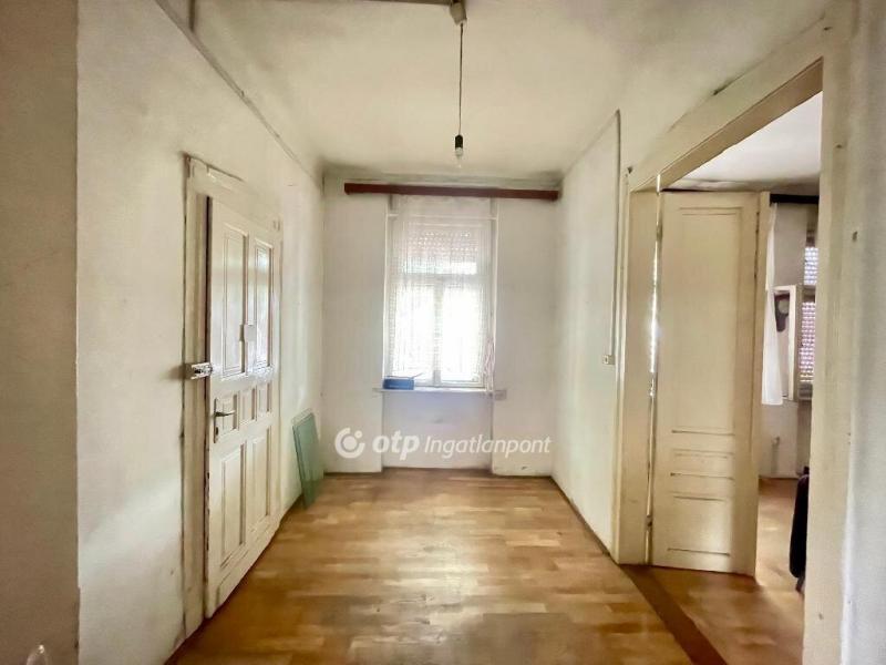 Eladó családi ház Budapest