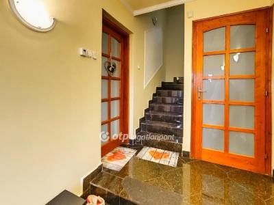 Eladó családi ház Budapest