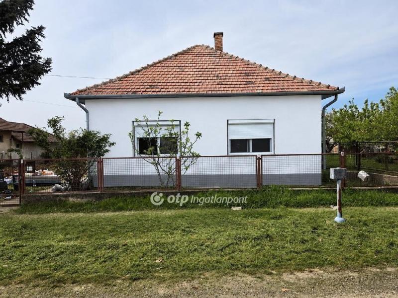 Eladó családi ház Ráckeresztúr
