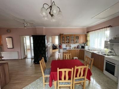 Eladó családi ház Budapest