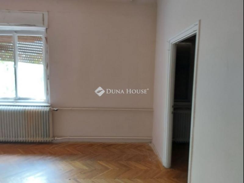 Eladó családi ház Budapest
