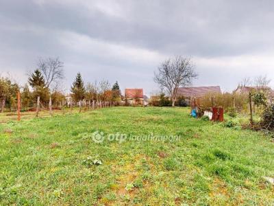 Eladó lakóövezeti telek Felsőzsolca