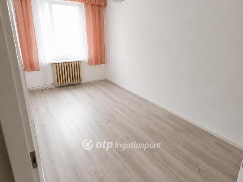 Eladó lakás Győr