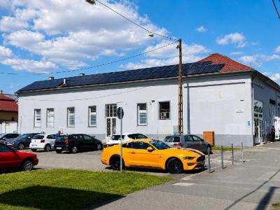 Eladó utcai bejáratú üzlethelység Debrecen