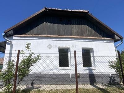 Eladó családi ház Pánd