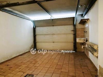 Eladó családi ház Budapest