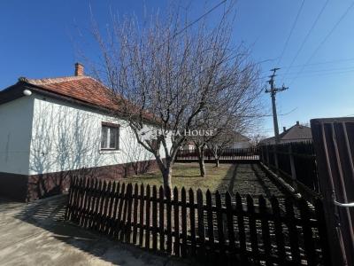 Eladó családi ház Jászfényszaru