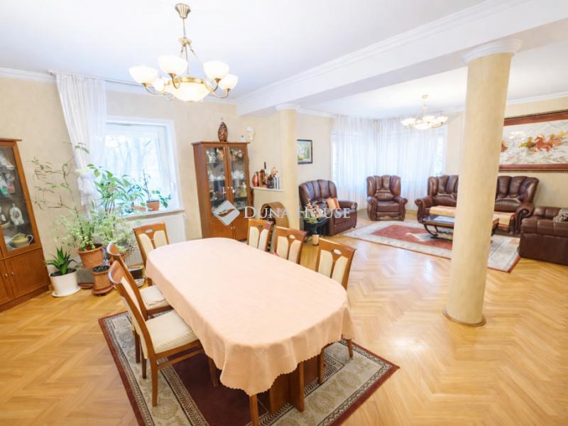 Eladó családi ház Budapest