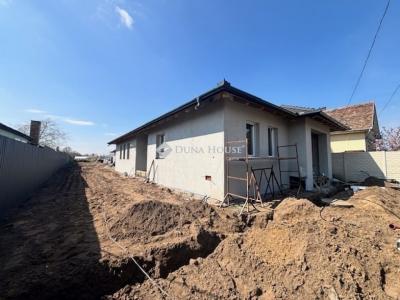 Eladó családi ház Gyál