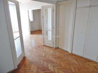 Eladó lakás Debrecen