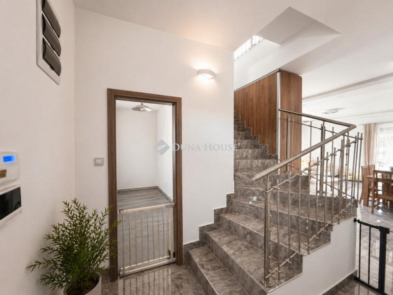 Eladó családi ház Budapest