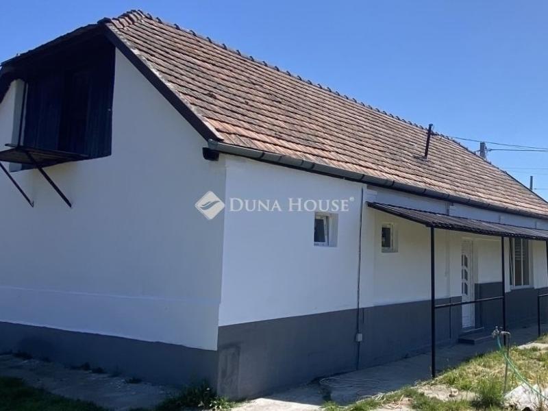 Eladó családi ház Pánd