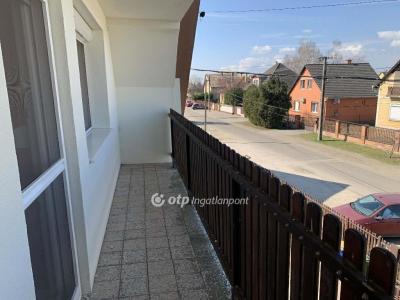 Eladó családi ház Cegléd