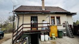 Eladó családi ház Monor