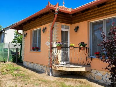 Eladó családi ház Erdőkertes