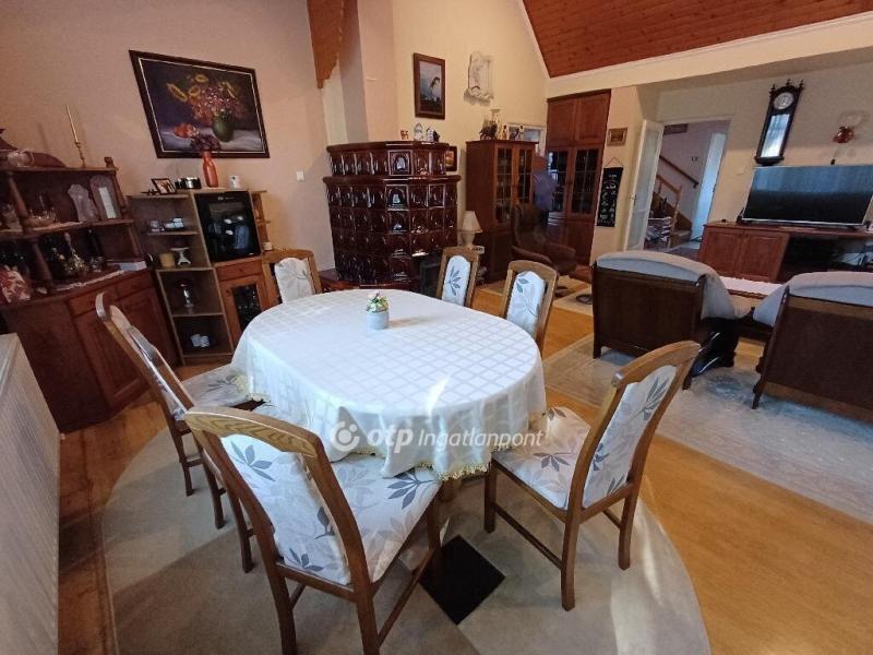 Eladó családi ház Csongrád