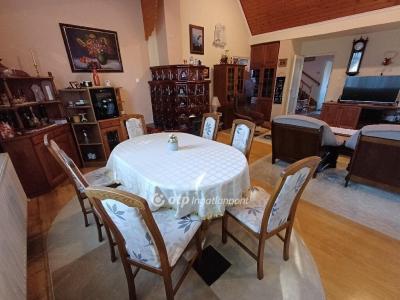 Eladó családi ház Csongrád
