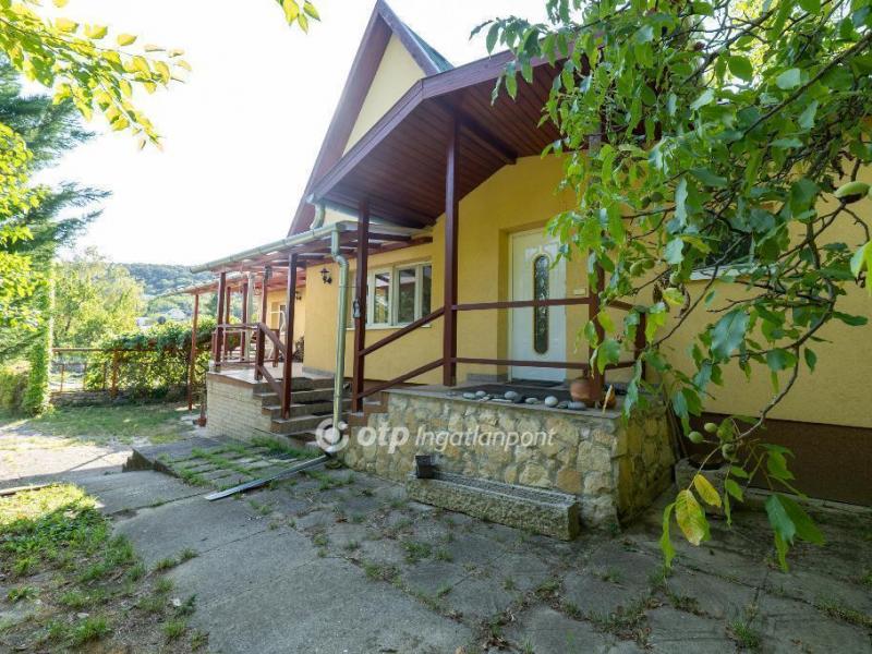 Eladó családi ház Budapest