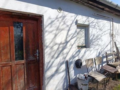 Eladó családi ház Mikepércs