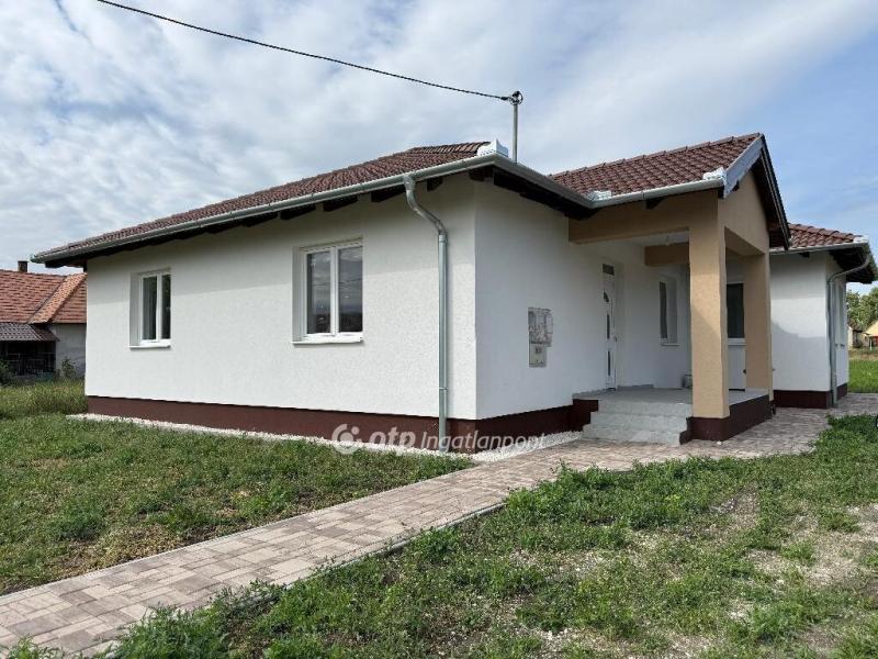 Eladó családi ház Nagykáta