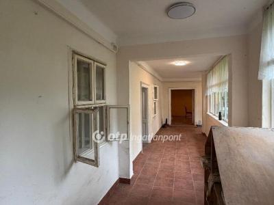 Eladó családi ház Csongrád