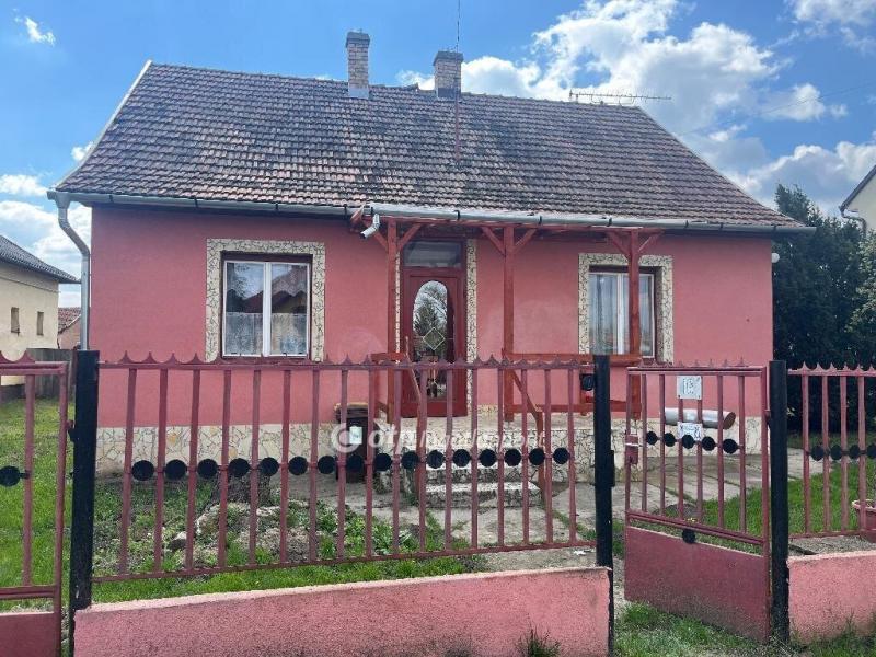 Eladó családi ház Kaba