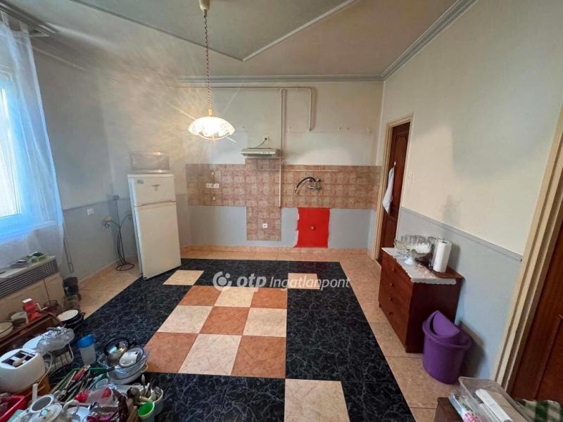 Eladó családi ház Cegléd