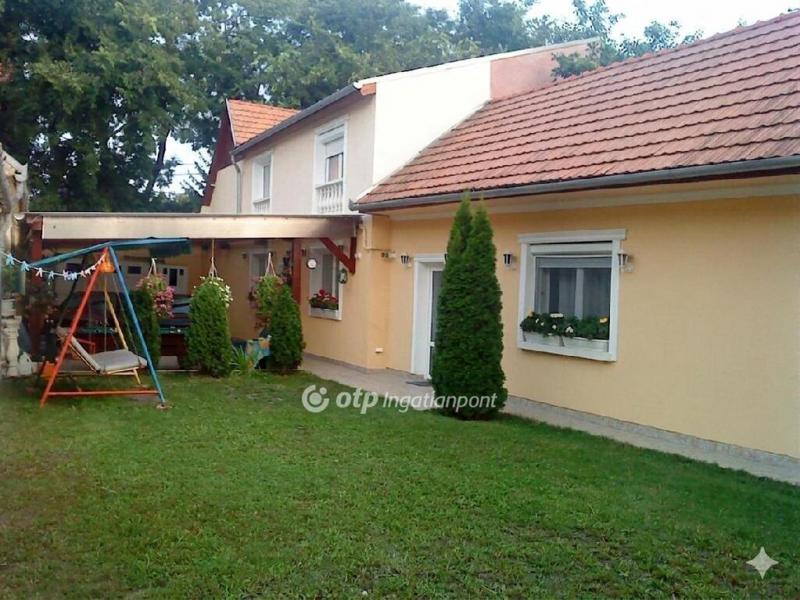 Eladó családi ház Debrecen