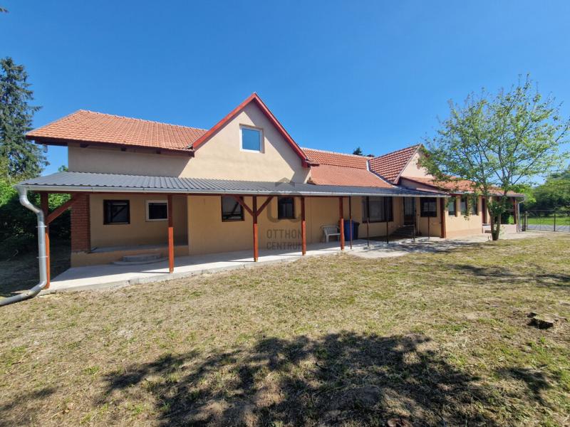 Eladó családi ház Csákány