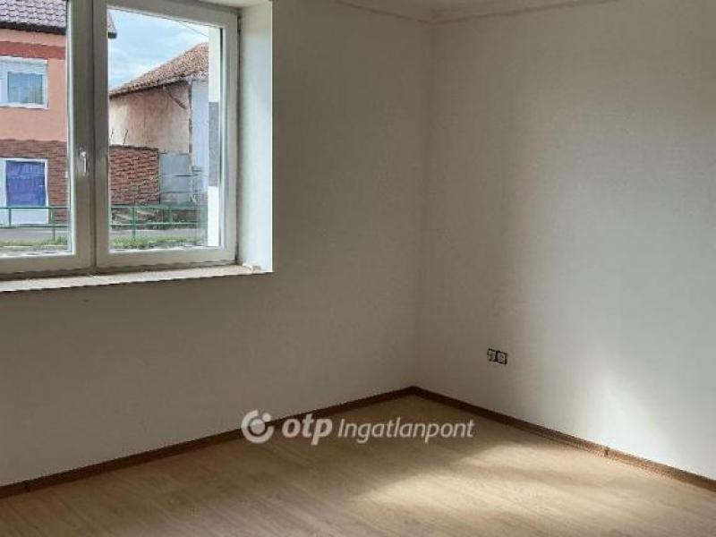 Eladó családi ház Rakamaz