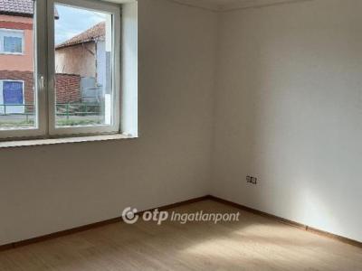 Eladó családi ház Rakamaz