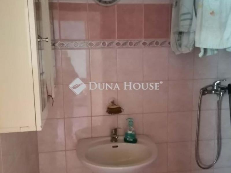 Eladó családi ház Csörög