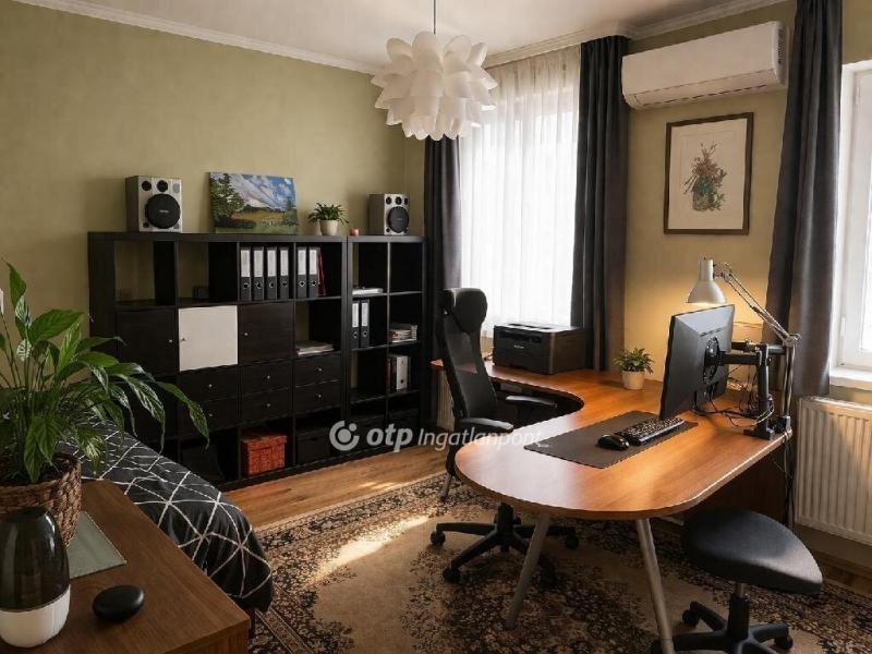 Eladó családi ház Győrladamér
