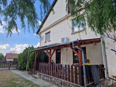 Eladó családi ház Szentmártonkáta