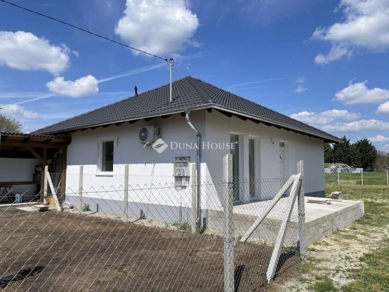 Eladó ikerház Inárcs