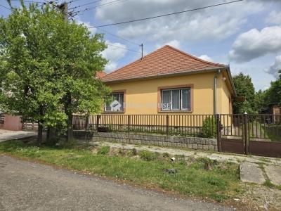 Eladó családi ház Pécs
