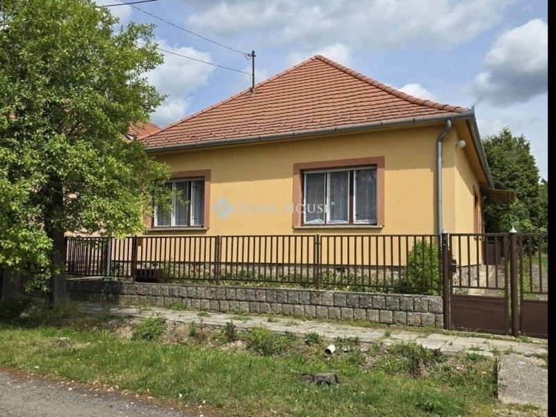 Eladó családi ház Pécs